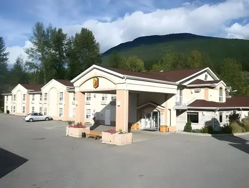 Super 8 by Wyndham Revelstoke BC