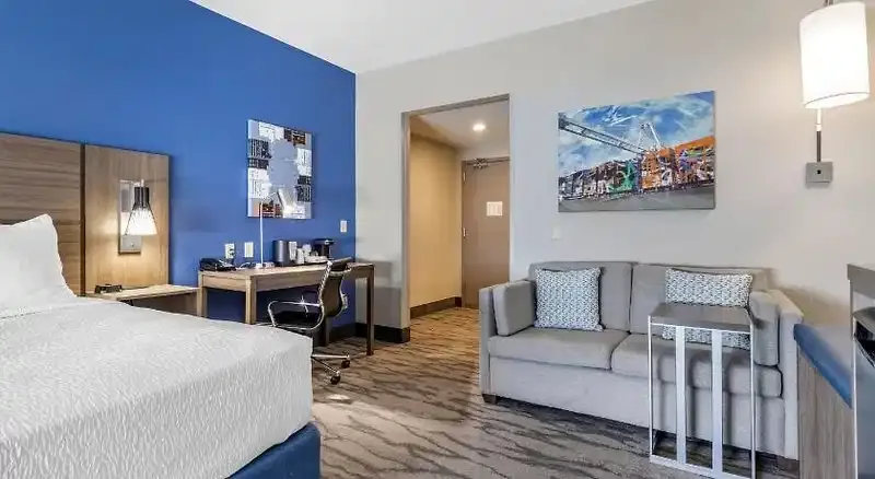 Best Western Plus Castlerock Inn & Suites