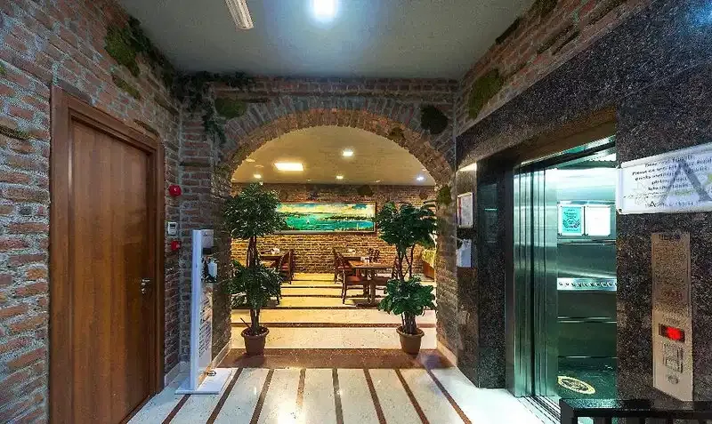 Aprilis Hotel
