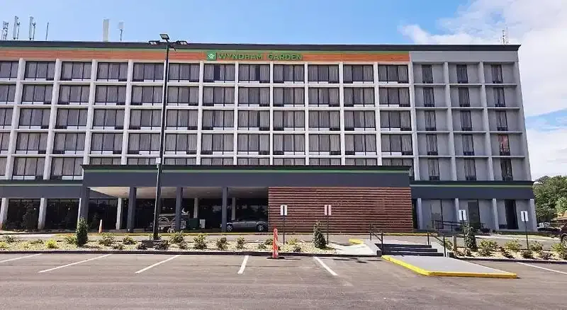 Howard Johnson by Wyndham Atlanta Airport/College Park