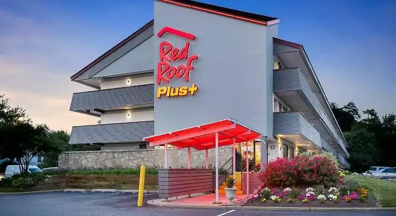 Red Roof PLUS + Baltimore DC / BWI Airport