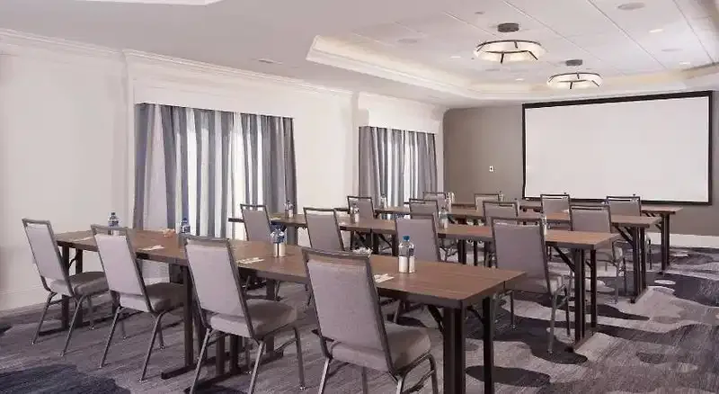 Courtyard by Marriott Charleston Waterfront