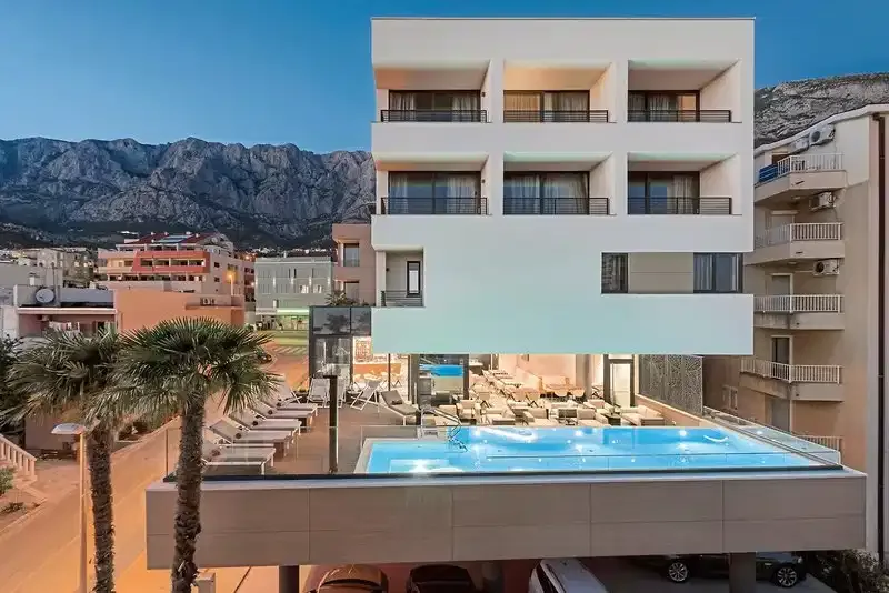 Hotel Ani