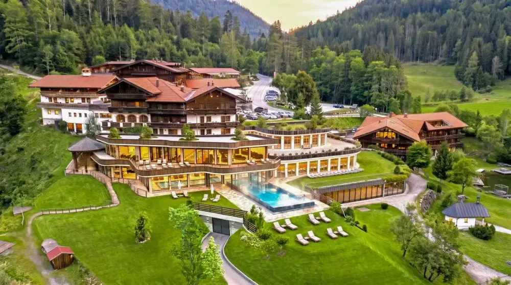 Hotel Feuriger Tatzlwurm