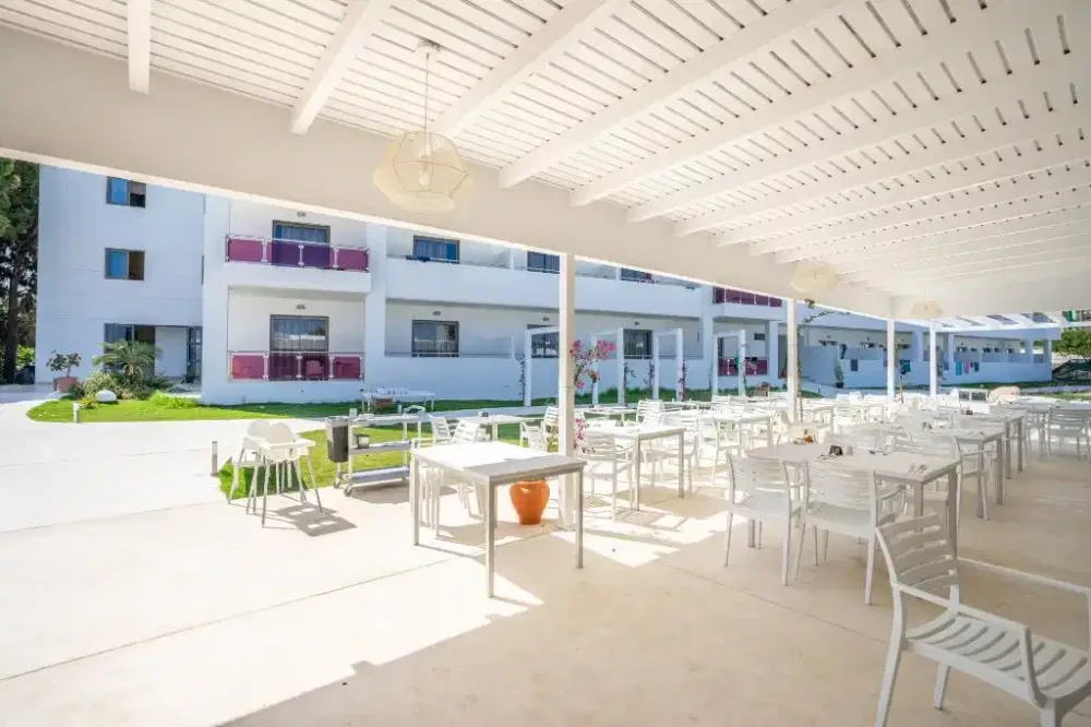 Stamos Hotel