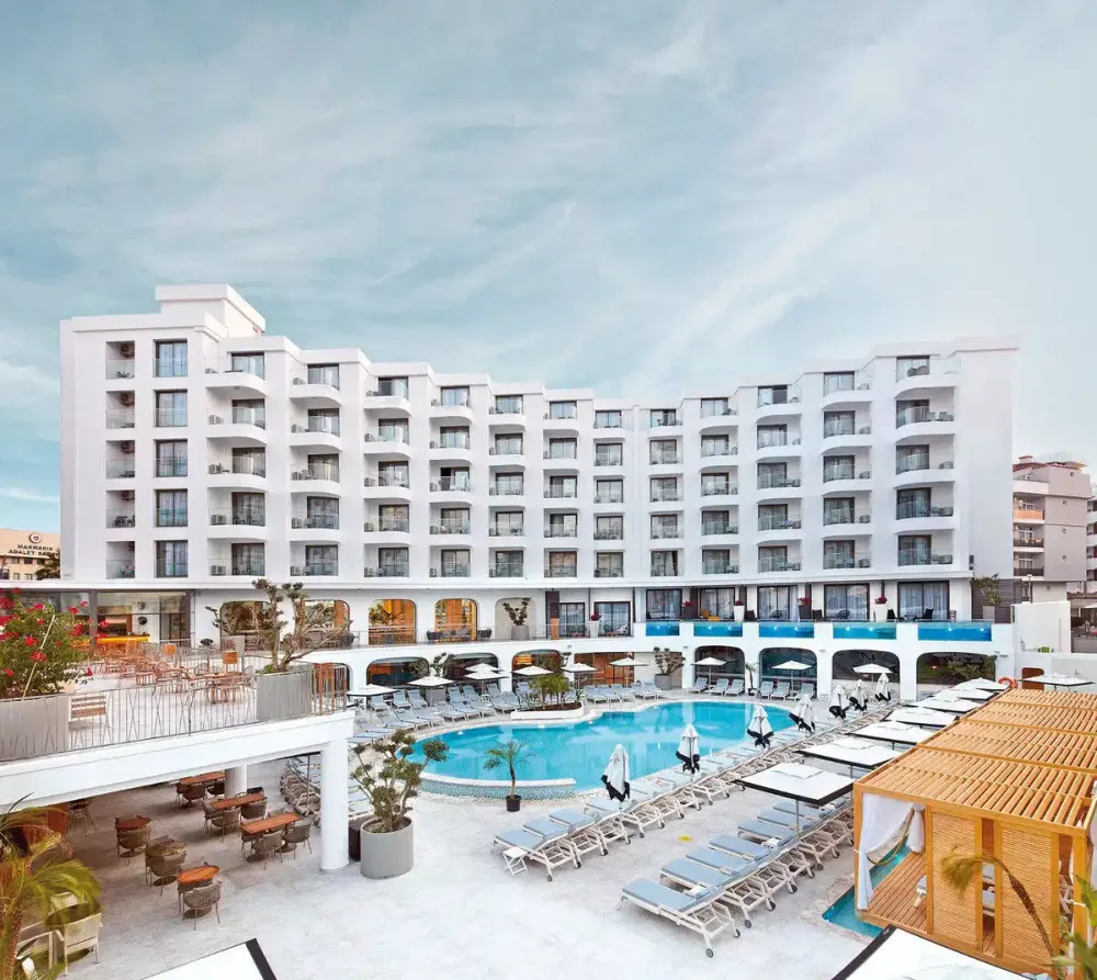 Lalila Blue Suites