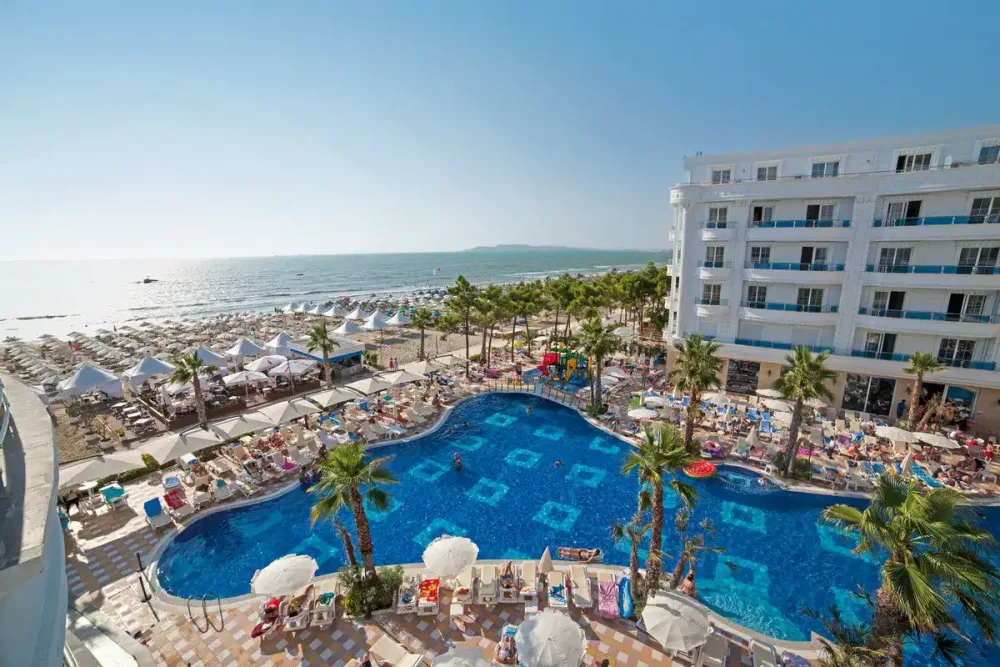 Grand Blue Fafa Resort