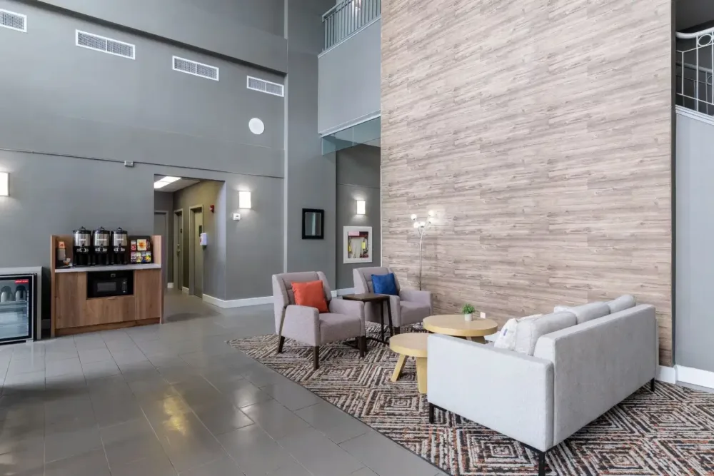Holiday Inn & Suites London South by IHG