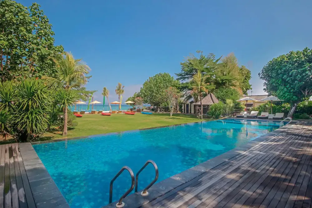 d'Nusa Beach Club and Resort