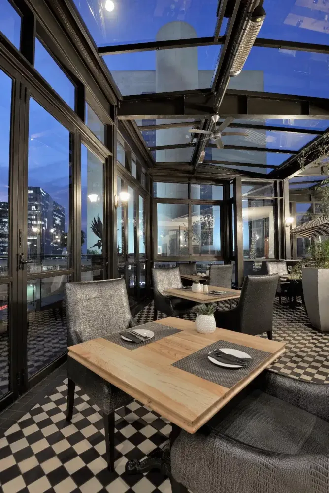 DaVinci Hotel and Suites