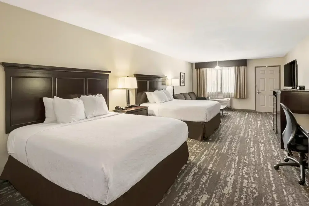 Best Western Plus Frontier Motel
