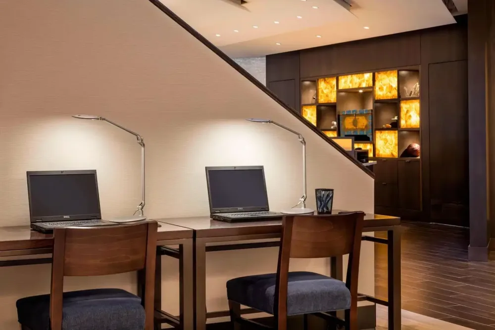 Four Points by Sheraton Norwood