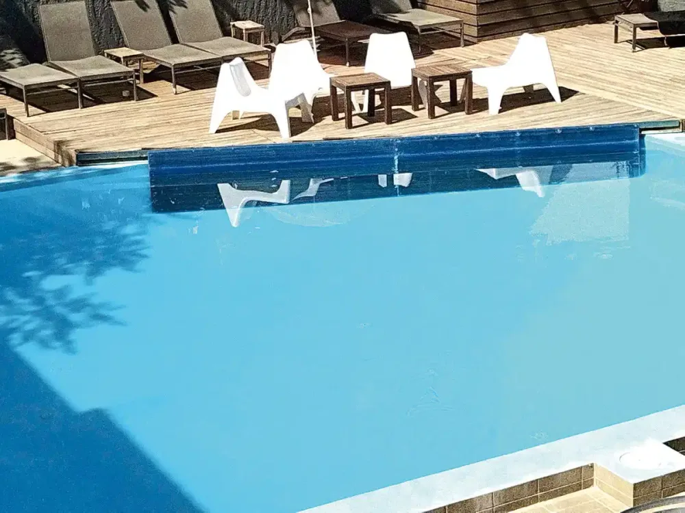 Amphitryon City Hotel