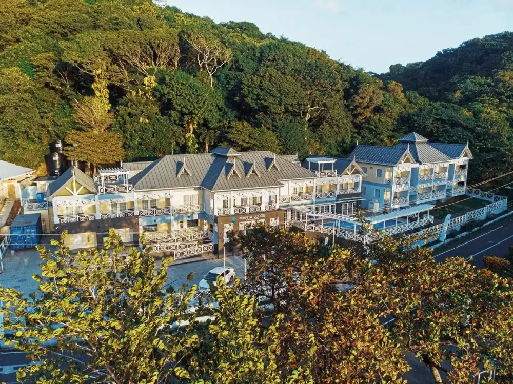 Manta Lodge and Dive Centre