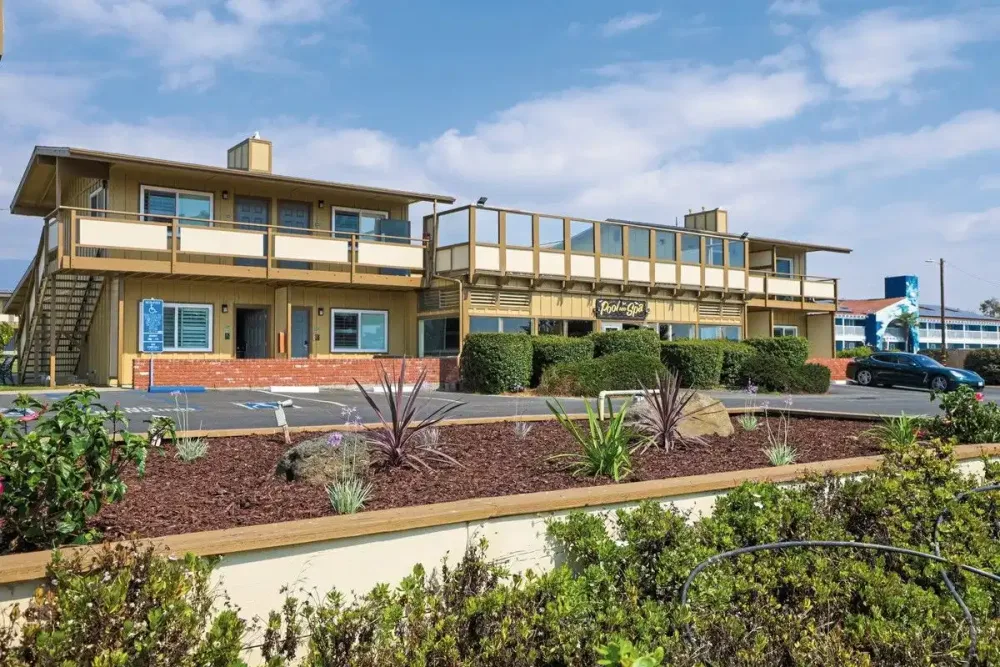 Silver Surf Motel