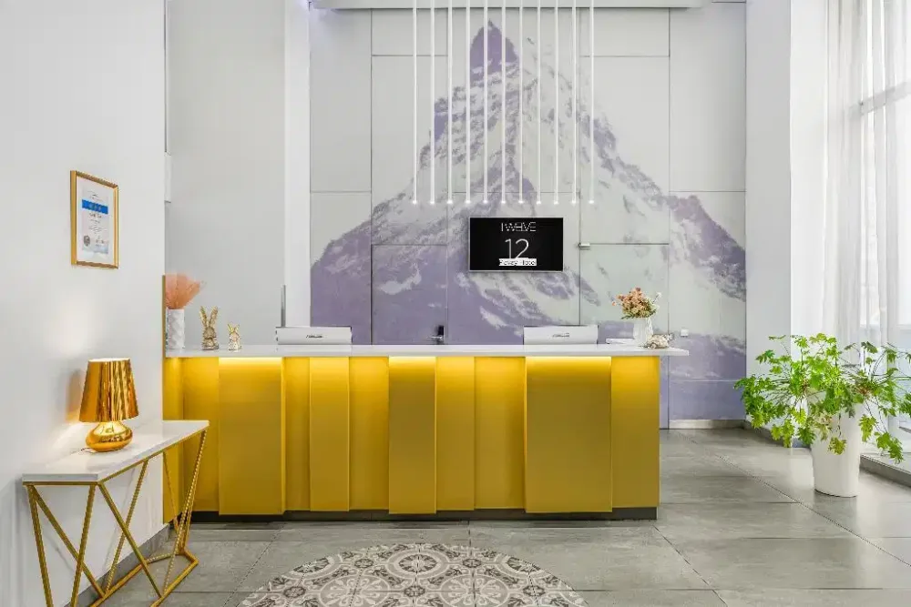 12 Revay Hotel