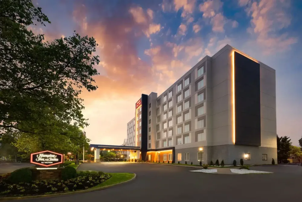 Hampton Inn & Suites Newark Airport Elizabeth