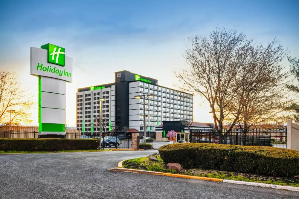 Holiday Inn Newark International Airport by IHG