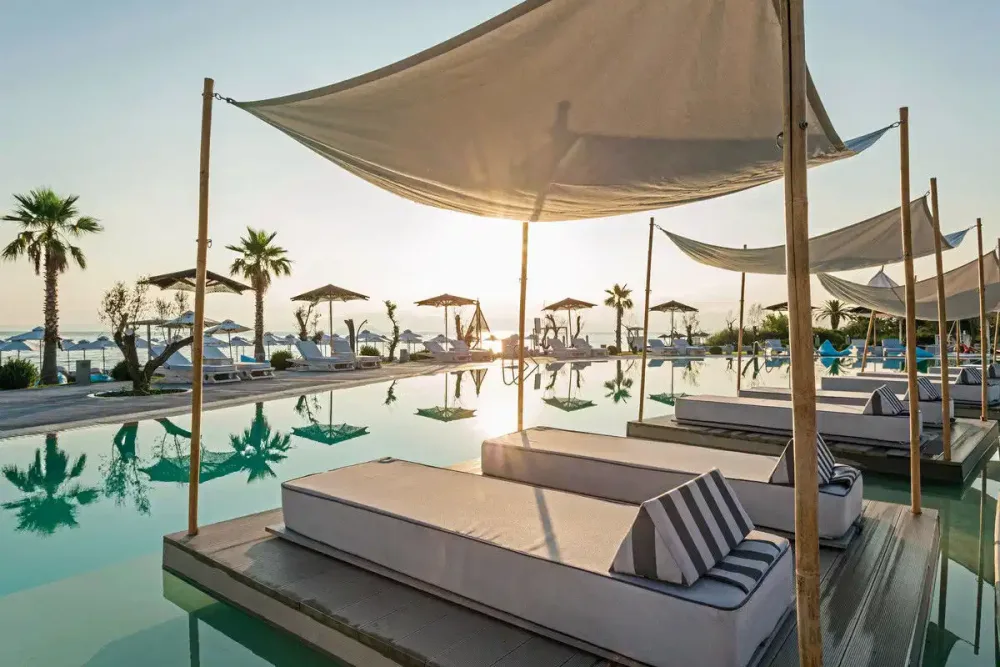 Blue Carpet Luxury Suites