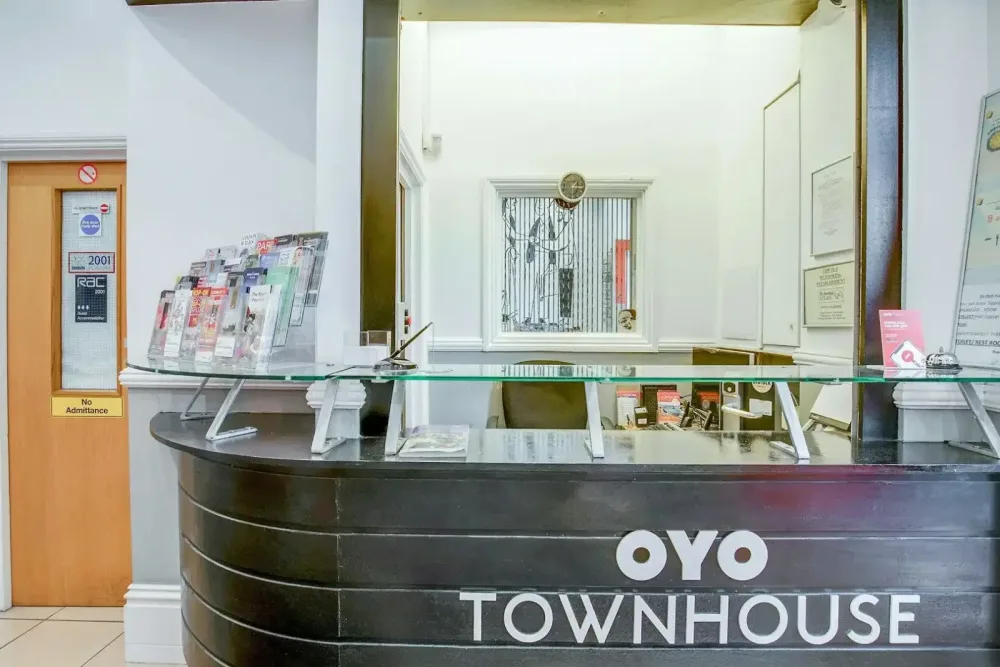 OYO Townhouse New England Victoria
