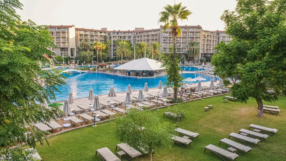 Arum Barut Collection