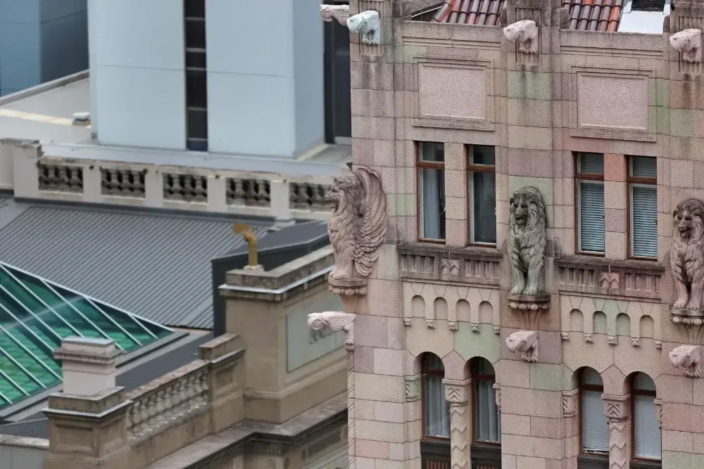 Manor Apartment Hotel