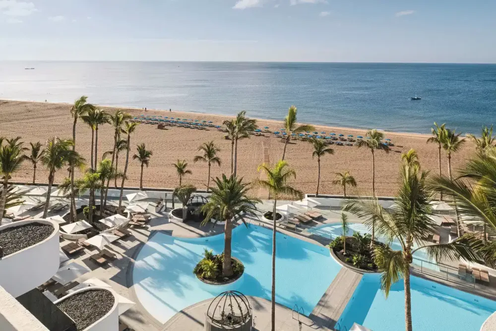 Plus Fariones Suite Hotel