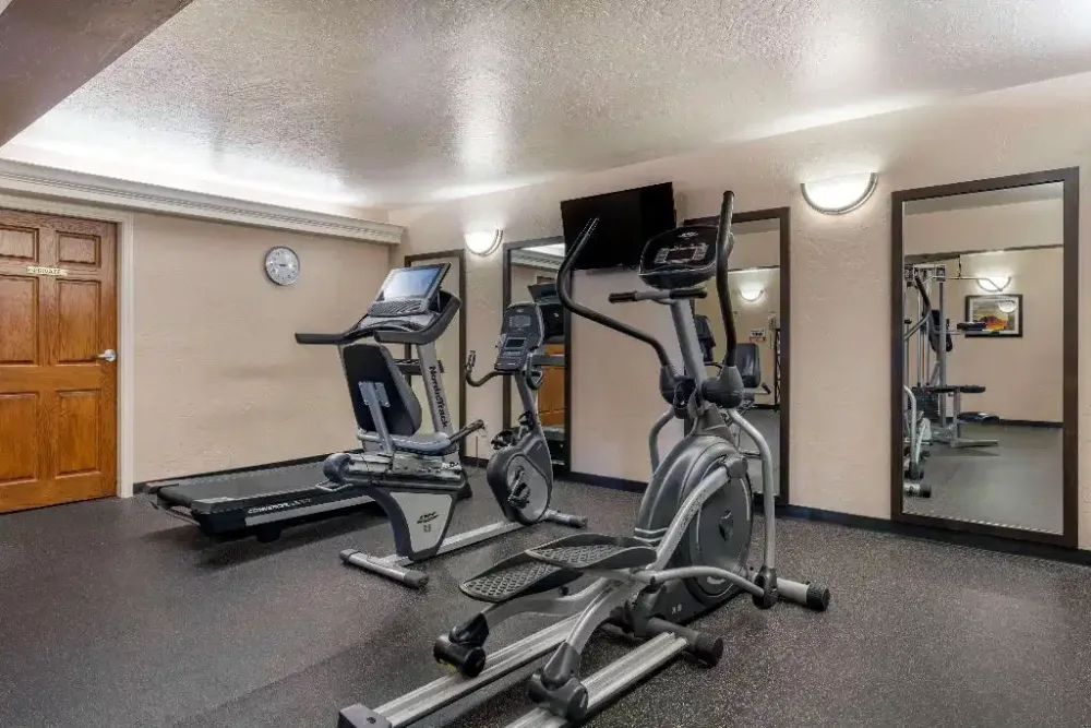 Best Western PLUS Hilltop Inn