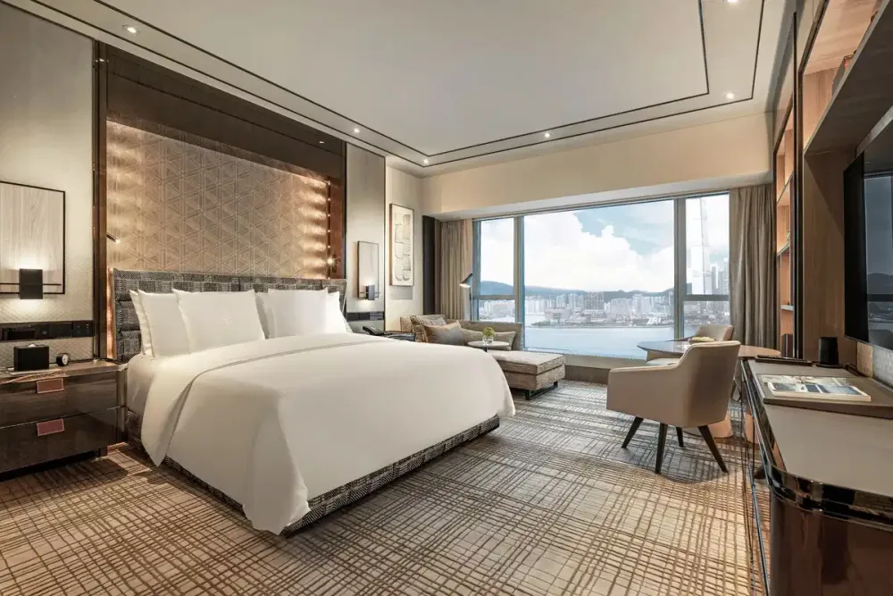 Four Seasons Hotel Hong Kong
