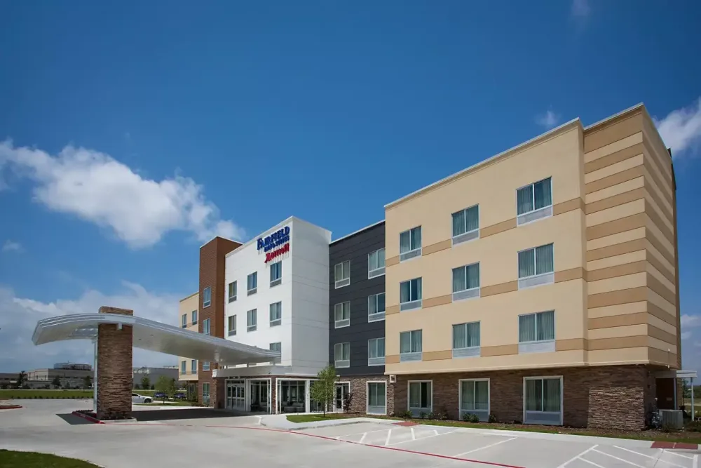 Fairfield by Marriott Inn & Suites Dallas West/I-30