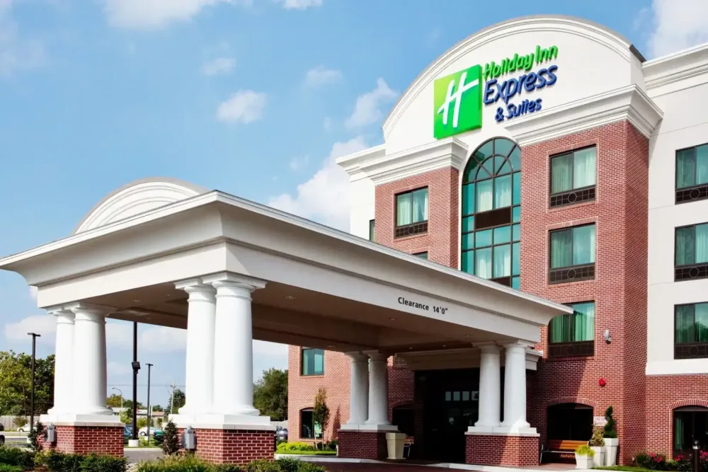 Holiday Inn Express & Suites Wilmington-Newark by IHG