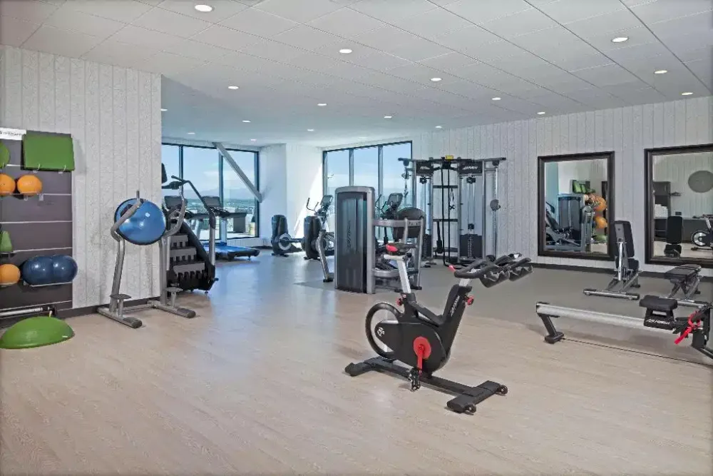 H Hotel Los Angeles, Curio Collection by Hilton