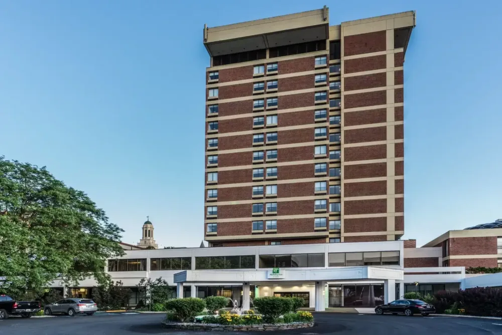 Holiday Inn & Suites Pittsfield-Berkshires by IHG