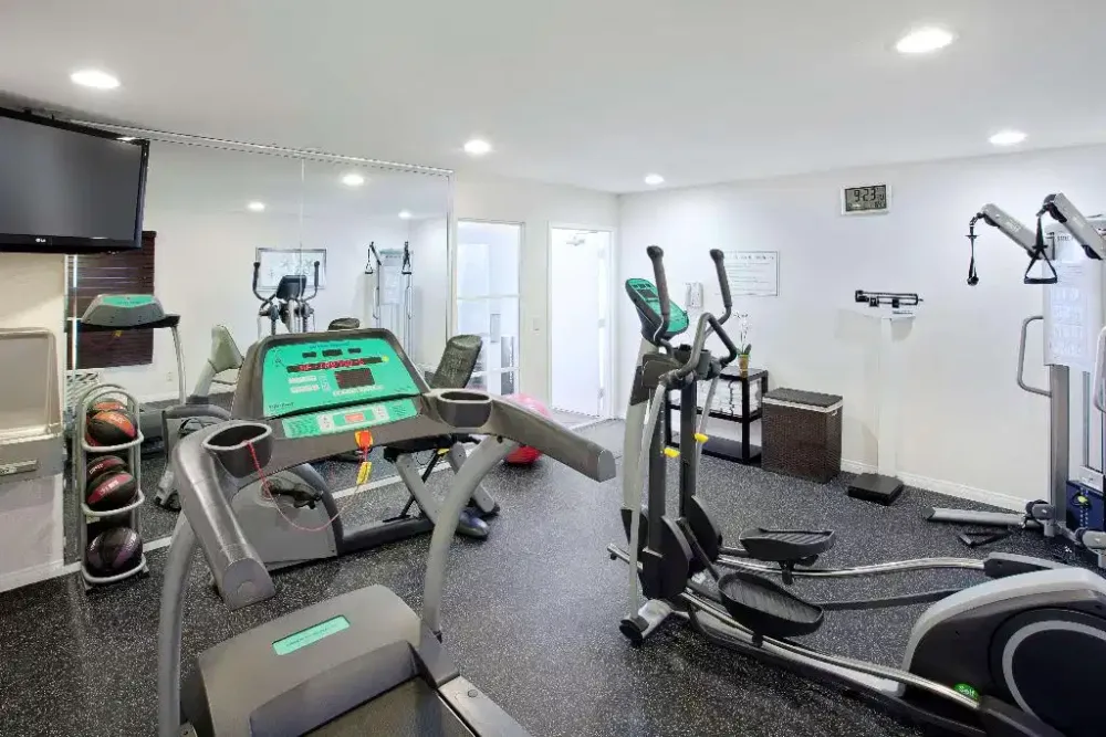 Best Western Plus Marina Shores Hotel - Dana Point