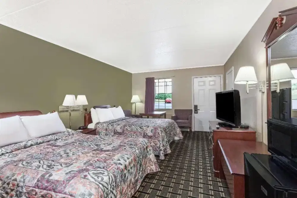Days Inn by Wyndham Lenoir City