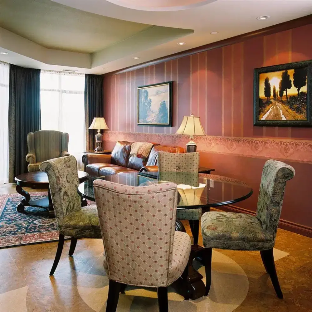 The Royal Kelowna by Bellstar Hotels