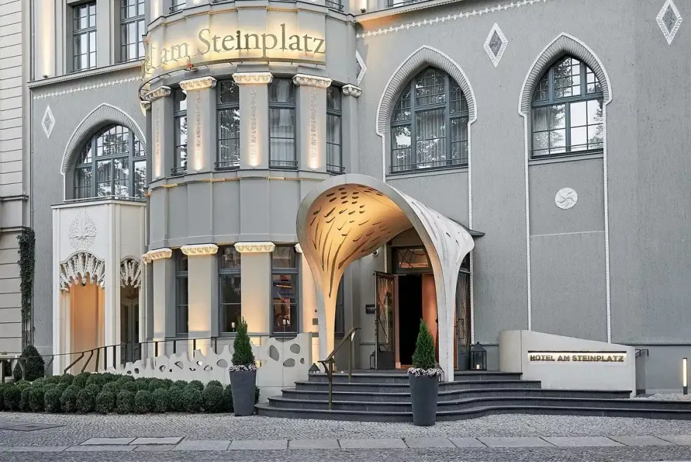 Roomers Berlin Steinplatz, Autograph Collection