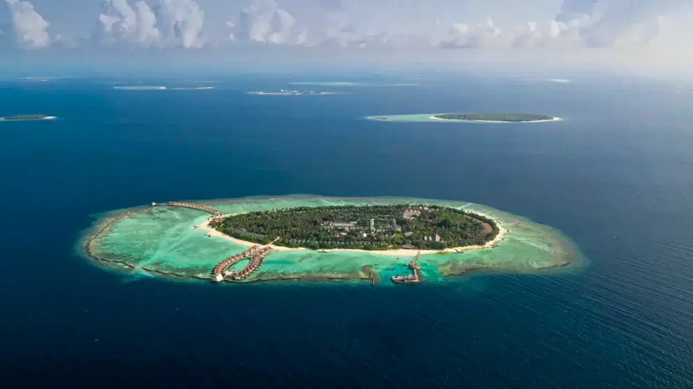 Furaveri Island Resort & Spa