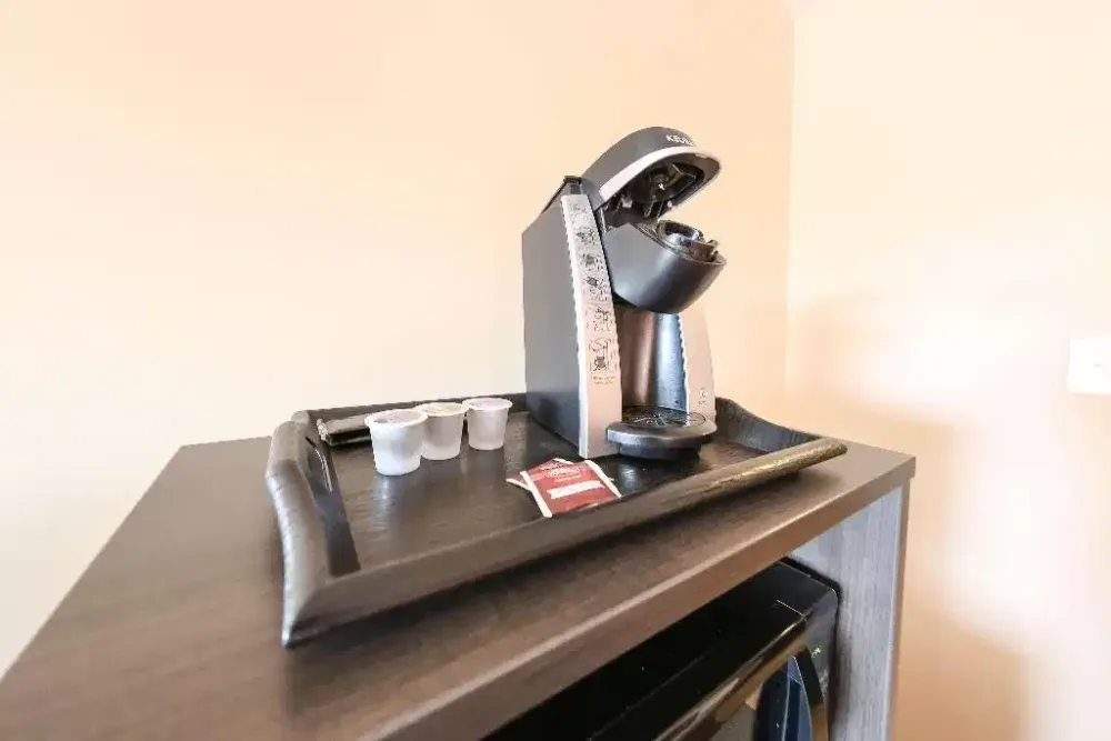 Howard Johnson by Wyndham Winnipeg West