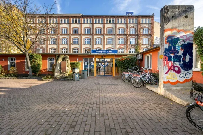 Dini Chance GmbH, DEUTSCHLAND, 4 Tage Kurzurlaub zu zweit in Berlin im a&o Berlin Friedrichshain, Reisen, Reiseschein, Reisescheine, Reisegutschein, Reisegutscheine, Hotelgutschein, Hotelgutscheine, Urlaubsgutschein, Urlaubsgutscheine, Kurzurlaub, Ku