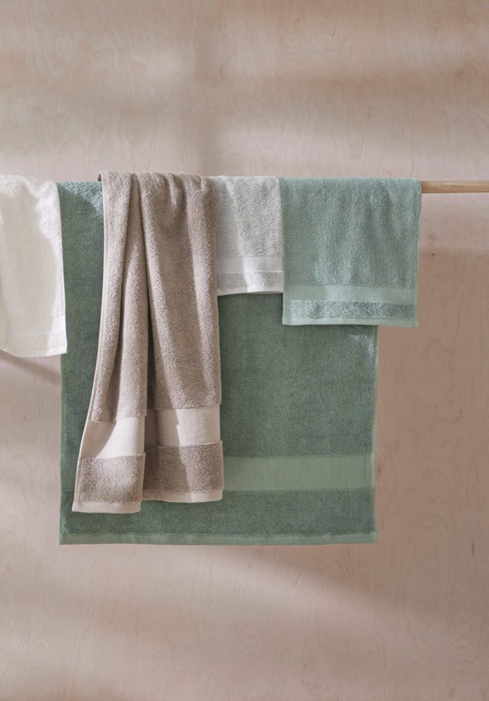 hessnatur Frottier Handtuch aus Bio-Baumwolle - grün Grösse100x180 cm