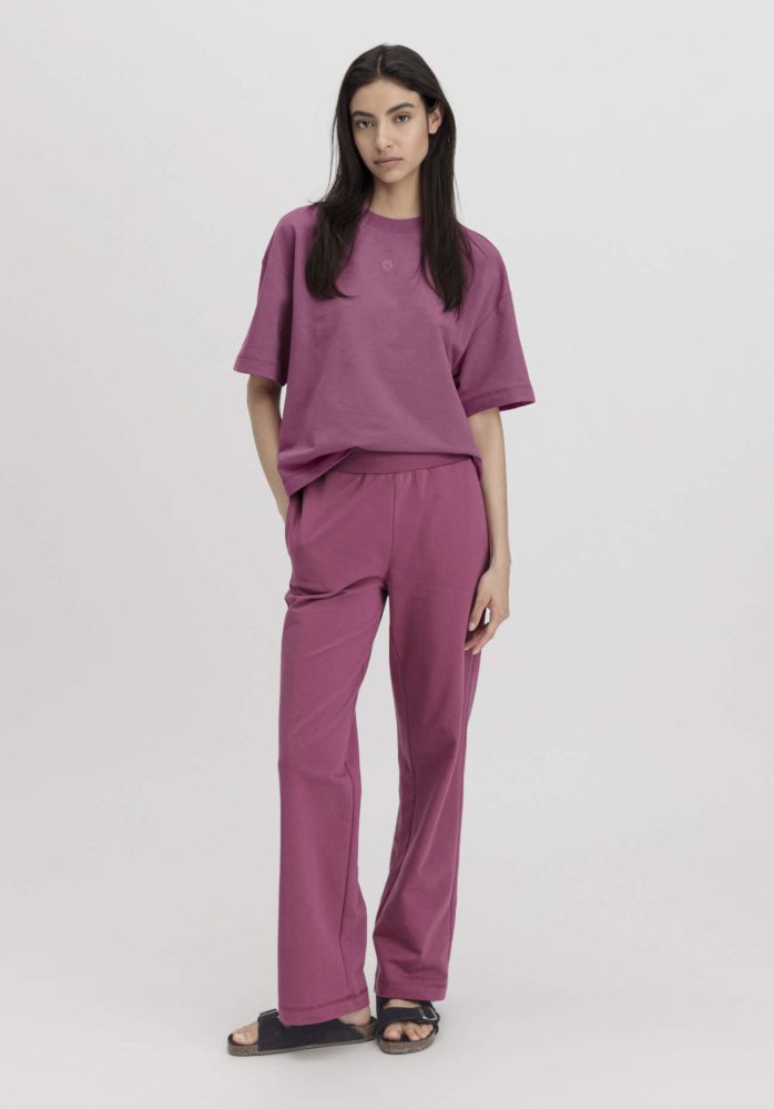 hessnatur Damen Loungehose Relaxed aus Bio-Baumwolle mit Kapok - lila Grösse36