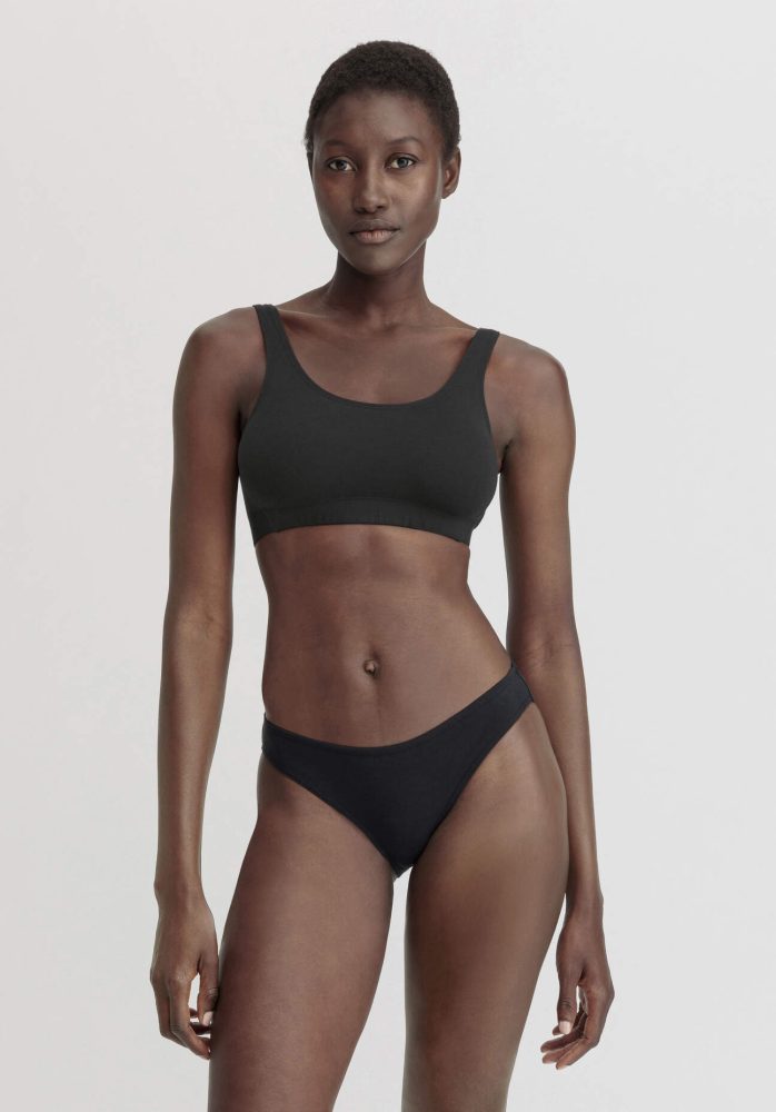 hessnatur Damen Slip Regular Cut COTTON FEEL aus Bio-Baumwolle - schwarz Grösse46