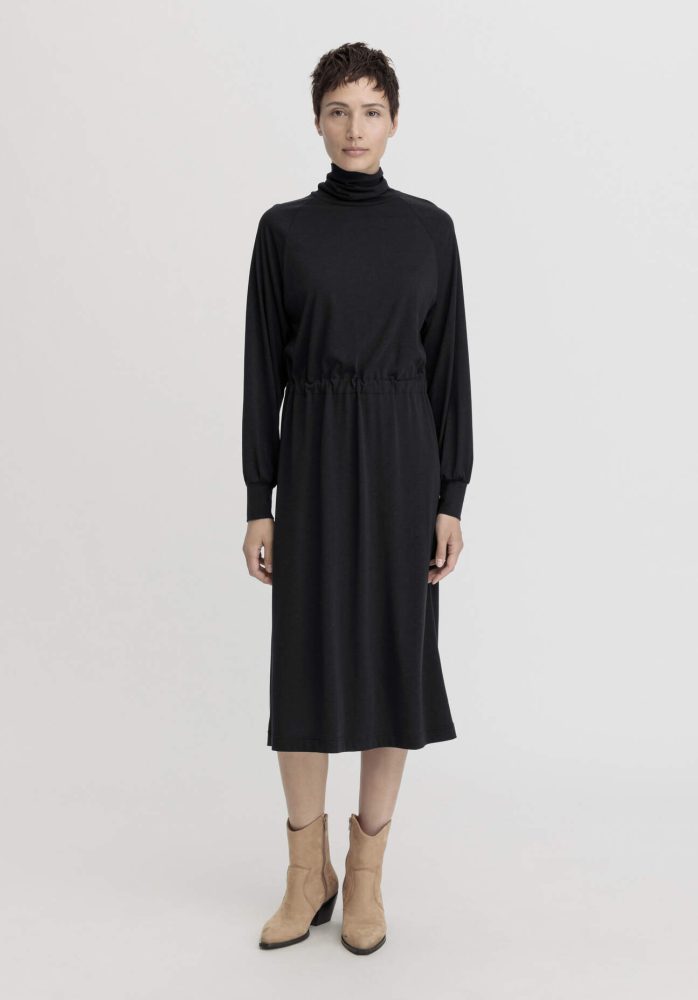 hessnatur Damen Jersey Kleid Midi Relaxed aus TENCEL™ Lyocell mit Bio-Baumwolle - schwarz Grösse34
