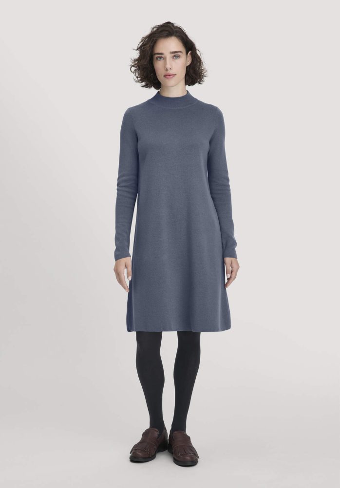 hessnatur Damen Strick Kleid Relaxed aus TENCEL™ Lyocell mit Bio-Baumwolle - blau GrösseS