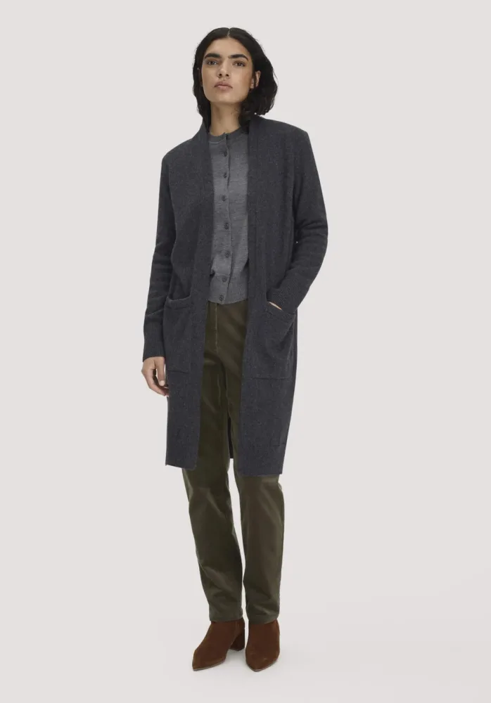 hessnatur Damen Strick Jacke Relaxed aus Bio-Merinowolle mit Bio-Baumwolle - grau GrösseS