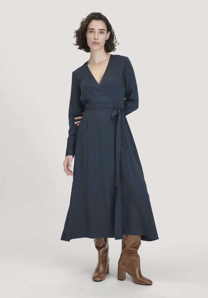 hessnatur Damen Wickelkleid Knöchellang Regular aus LENZING™ ECOVERO™ Viskose - blau Grösse36