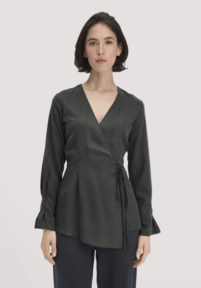 hessnatur Damen Wickelbluse Regular aus TENCEL™ Lyocell - grün Grösse34