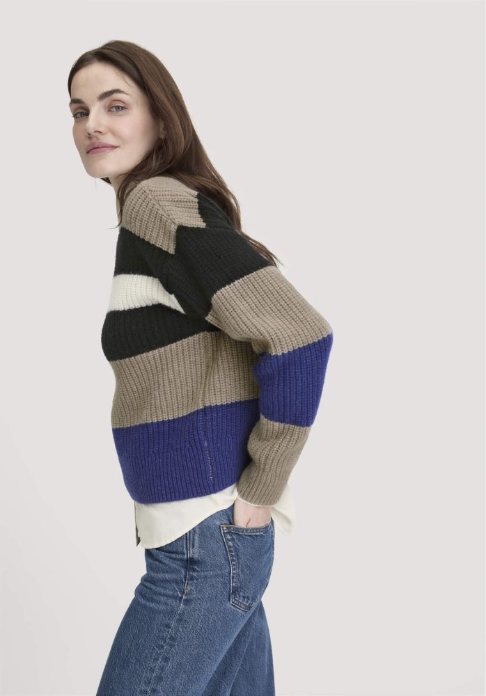 hessnatur Damen Strick Pullover Relaxed BETTER RECYCLING aus Bio-Merinowolle - blau GrösseS