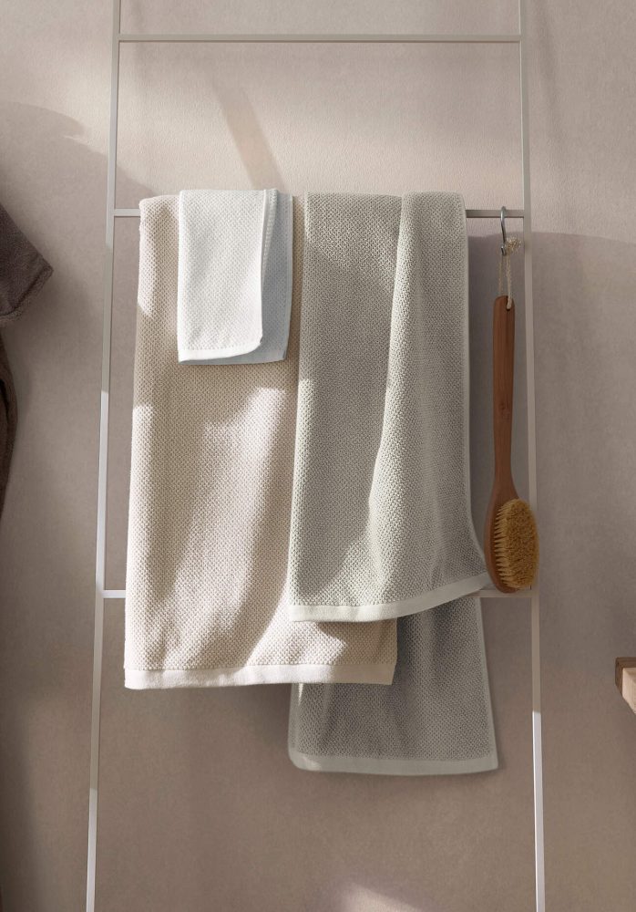 hessnatur Frottier-Handtuch mit Struktur aus Bio-Baumwolle - beige Grösse50x100 cm